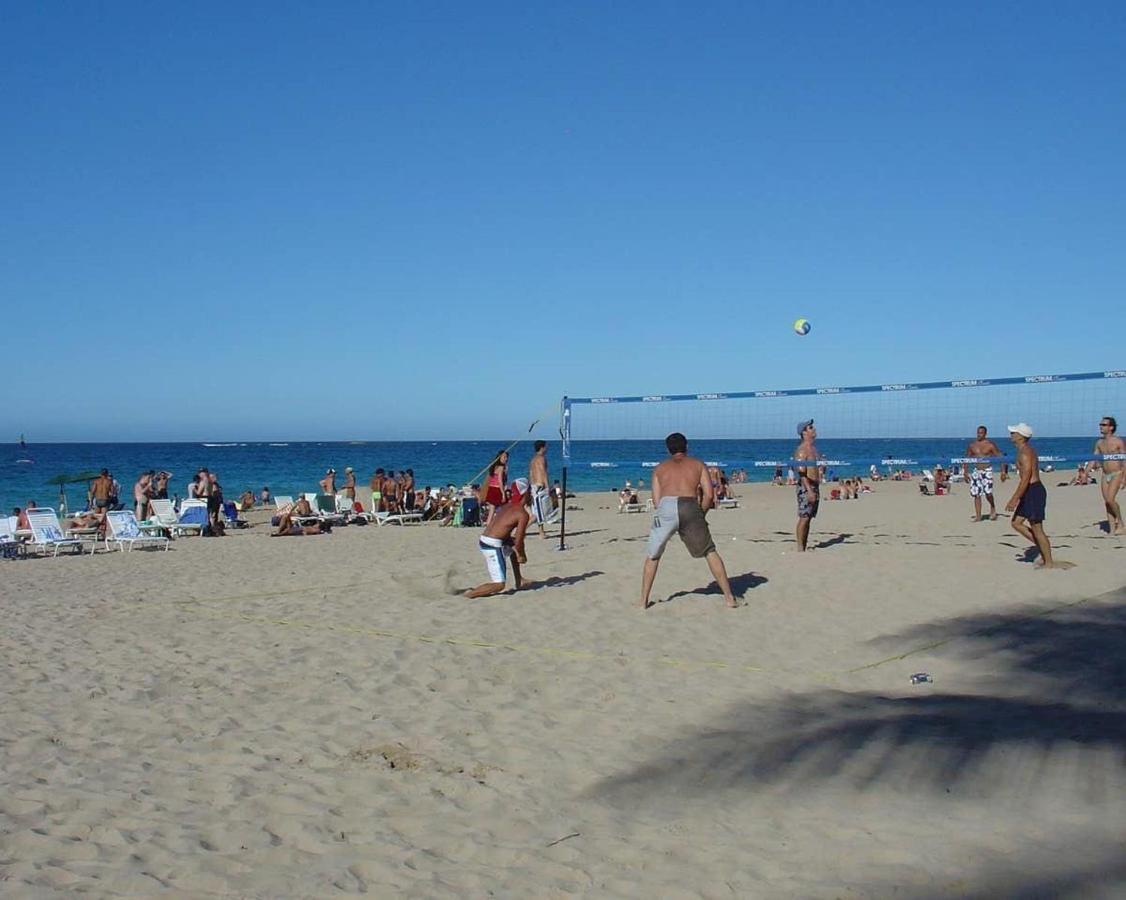 Kasa Ocean Breeze Beachfront Condo Pool San Juan Bagian luar foto