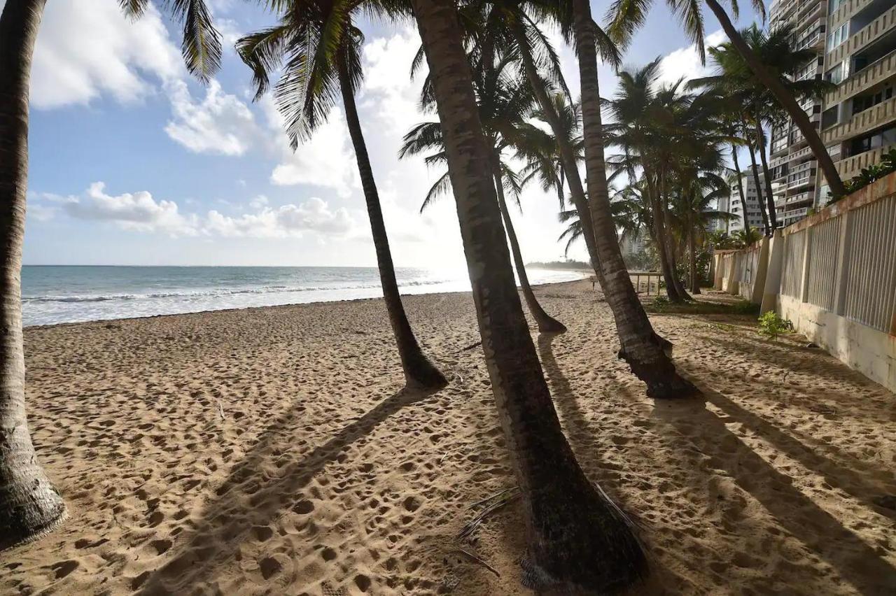 Kasa Ocean Breeze Beachfront Condo Pool San Juan Bagian luar foto