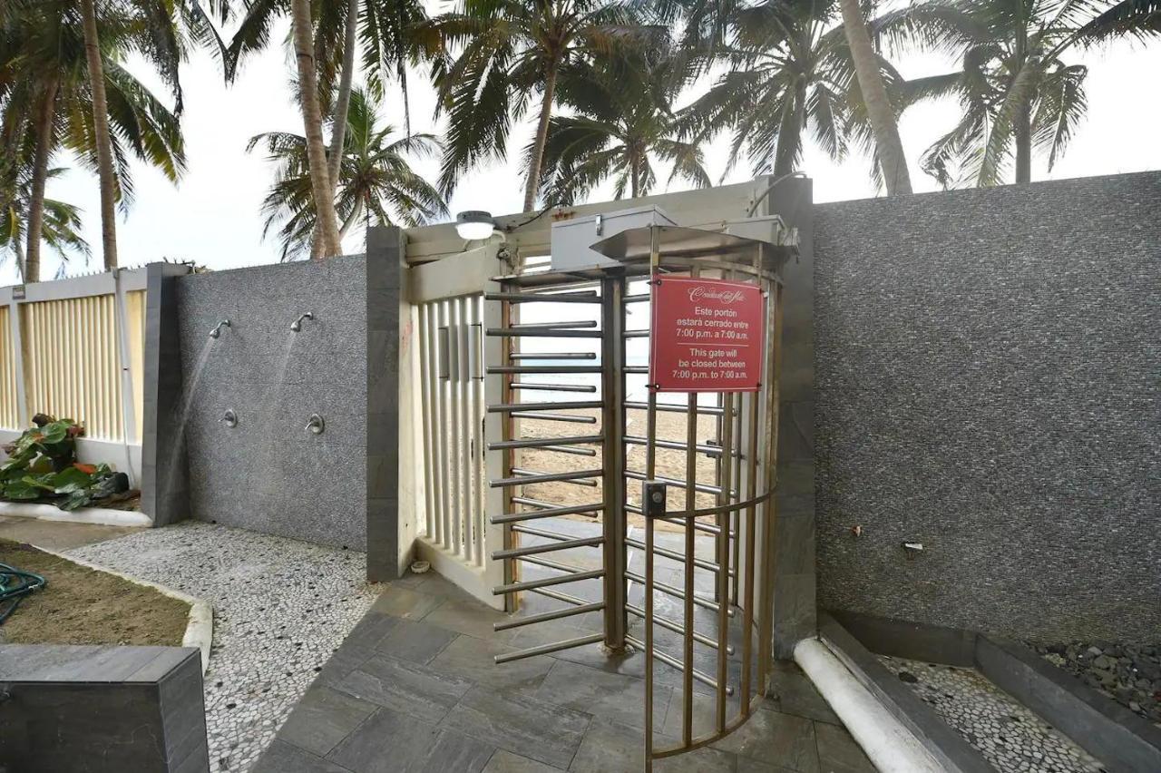 Kasa Ocean Breeze Beachfront Condo Pool San Juan Bagian luar foto