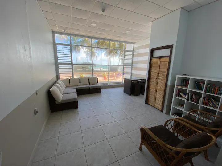 Kasa Ocean Breeze Beachfront Condo Pool San Juan Bagian luar foto